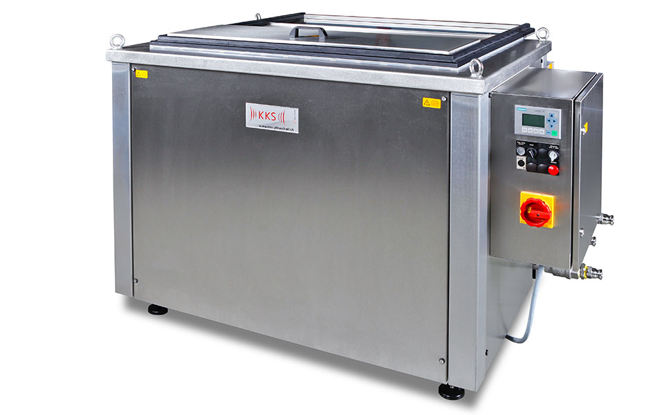 Industrial ultrasonic cleaning devices