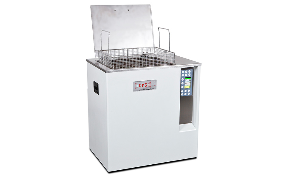 Ultrasonic cleaning with the POLY Line ultrasonic tanks and rinsing tanks for parts cleaning.